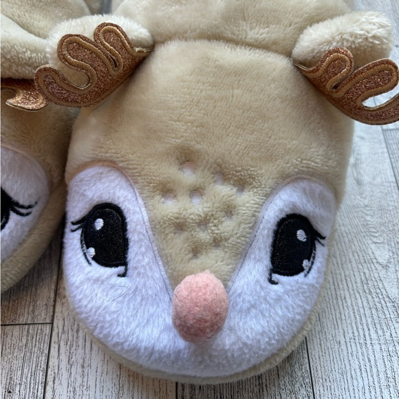 Justice Reindeer Slippers Medium/6-7 Glitter Antler Detail, Super Comfy - Picture 2 of 5